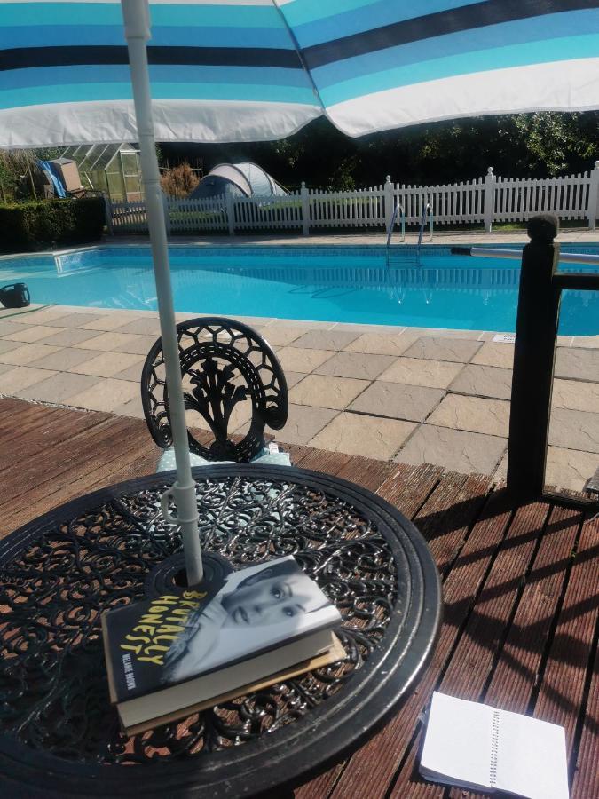 Captivating Isolde Cottage With Pool Near St Ives Camborne Buitenkant foto